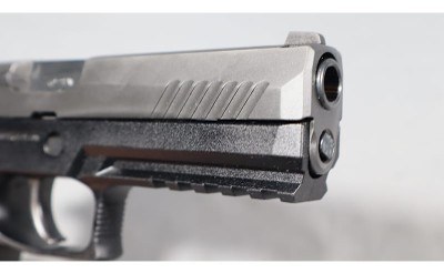 Sig Sauer~P320~.40 S&W - Image 3 of 5