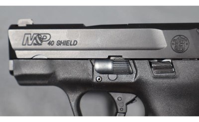 Smith & Wesson~M&P 40 Shield~.40 S&W - Image 5 of 5