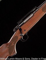 WINCHESTER Model 70 Featherweight, .243 win, Walnut stock w/ 22" Blue barrel, Controlled round feeding, Original box, AS NEW - 1 of 9