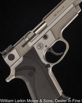 SMITH & WESSON PROFORMANCE CETER SD 9 9MM STAINLESS - 1 of 3