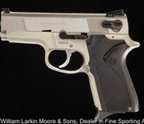 SMITH & WESSON PERFORMANCE CENTER 4006 .40 S&W - 3 of 3