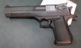 Desert Eagle .44 Magnum - 2 of 8