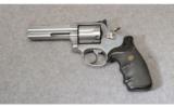 Smith & Wesson 686-4
.357 Mag. - 2 of 2