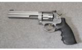 Smith & Wesson 617-6
.22 LR - 2 of 2