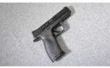 Smith & Wesson M&P40.40 S&W - 1 of 2