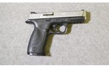 Smith & Wesson ~ Model M&P 40 ~ 40 Smith & Wesson - 1 of 2