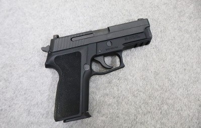 Sig-Sauer ~ Model P229 ~ 40 S&W