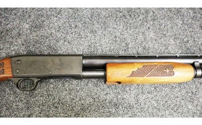 Ithaca ~ Model - 37 ~ 12 Gauge ~ Bottom Eject - Image 3 of 11