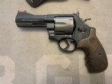 Smith & Wesson 329 PD 44 Magnum - 3 of 5