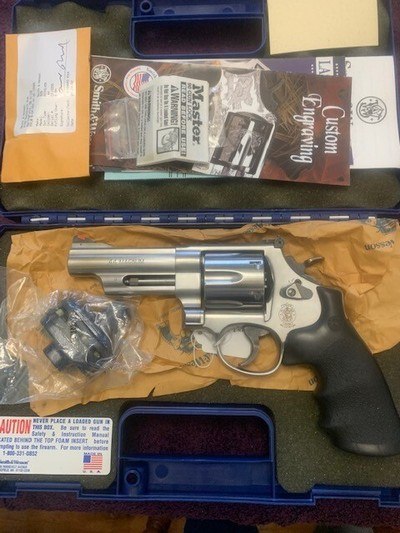 S & W 629-6 44 Magnum
