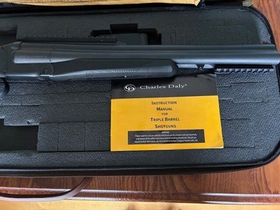 Charles Daly Triple Threat 12 Gauge 3” Chamber 18.5 “ Barrel 5 Choke Tubes Black Synthetic Like New In Case - Image 3 of 6