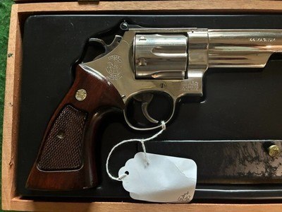 Smith & Wesson 29-2 Nickel 44 Magnum - Image 2 of 10