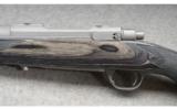 Ruger M77 Hawkeye Black Lam/SS - 4 of 9