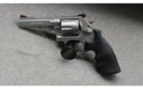 Smith & Wesson ~Model 686-6 SSR PRO SERIES - 2 of 3