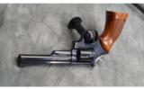 Smith & Wesson ~ Model 19-3 ~ .357 Magnum - 4 of 4
