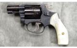 S & W ~ Model 36-2 ~ Chief's Special ~ .38 Spcl. - 3 of 7