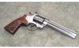 S & W ~ Model 629-6 ~ Classic ~ .44 Mag. - 3 of 4