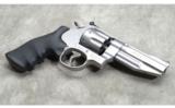 Smith & Wesson ~ 627-5 ~ .357 Mag. - 3 of 4