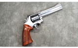 Smith & Wesson ~ Model 19-5 ~ .357 Magnum - 1 of 4