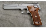 Smith & Wesson ~ Model 622 ~ .22 LR - 2 of 4