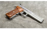 Smith & Wesson ~ Model 622 ~ .22 LR - 3 of 4