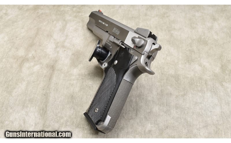 SMITH & WESSON ~ 645 ~ .45 AUTO