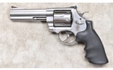 Smith & Wesson ~ 629-6 ~ Classic ~ .44 Magnum - 2 of 10