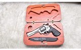 Smith & Wesson ~ 629-6 ~ Classic ~ .44 Magnum - 7 of 10