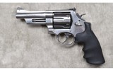 Smith & Wesson ~ 629-6 ~ .44 Magnum - 2 of 6