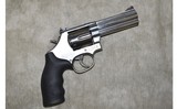 SMITH & WESSON
686 6
.357 MAGNUM