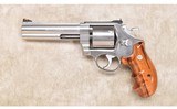 Smith & Wesson ~ Model 627-U ~ .357 Magnum - 3 of 11
