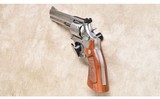 Smith & Wesson ~ Model 686 ~ .357 Magnum - 4 of 11