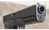 Glock ~ Model 21 ~ .45 Auto - 4 of 4