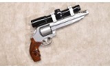 SMITH & WESSON ~ PERFORMANCE CENTER ~ 629-5 ~ .44 MAGNUM