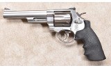 SMITH & WESSON ~ 629-6 ~.44 MAGNUM - 1 of 5