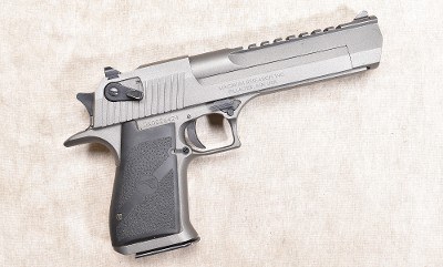 MAGNUM RESEARCH ~ DESERT EAGLE ~ .44 MAGNUM