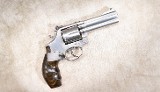Smith & Wesson ~ Model 686-4 ~ .357 Magnum - 1 of 9