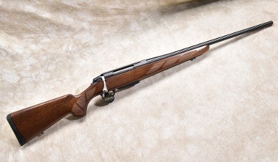 TIKKA ~ T3 ~ .243 WINCHESTER - Image 1 of 11