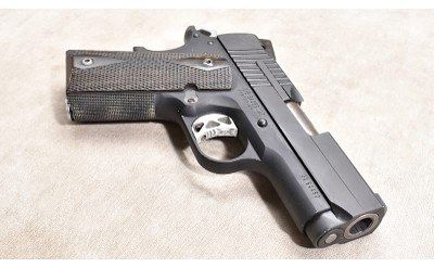 SIG SAUER ~ 1911 .45 AUTO - Image 3 of 6