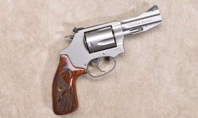 SMITH & WESSON ~ 60-15 ~ .357 MAGNUM - Image 1 of 10