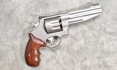 SMITH & WESSON ~ 627-5 ~ .357 MAGNUM - Image 1 of 10