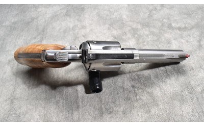 SMITH & WESSON ~ 629 ~ .44 MAGNUM - Image 5 of 9