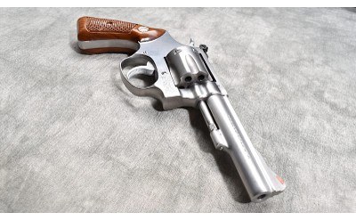SMITH & WESSON ~ 63 "KIT GUN" ~ .22 LONG RIFLE - Image 3 of 10