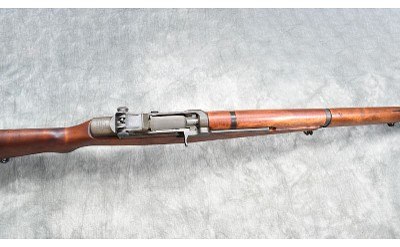 SPRINGFIELD ARMORY ~ M1 GARAND ~ .30 CAL - Image 5 of 11