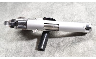 SIG SAUER ~ 1911 C3 ~ .45 AUTO - Image 5 of 5