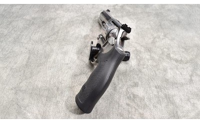 SMITH & WESSON ~ 617-5 ~ .22 LONG RIFLE - Image 5 of 10