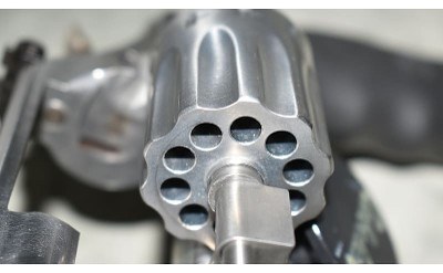 SMITH & WESSON ~ 617-5 ~ .22 LONG RIFLE - Image 7 of 10