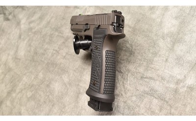 Sig Sauer ~ P320 ~ 9MM Luger - Image 4 of 8