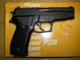 SIG SAUER P226 9mm Para
- 3 of 12