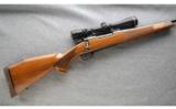 Weatherby Mark V Deluxe 7mm WBY Mag - 1 of 7